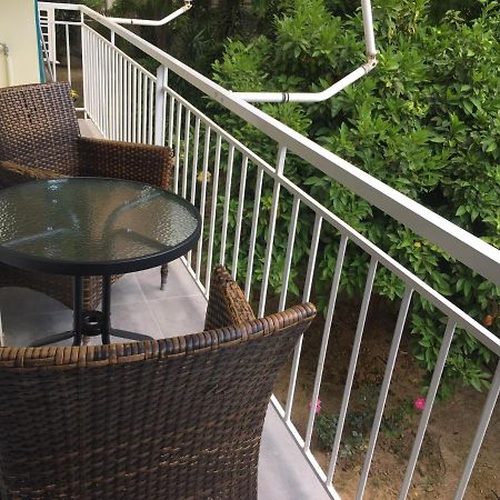 Luxury Apartment Next To The Sea Beach Атина Екстериор снимка