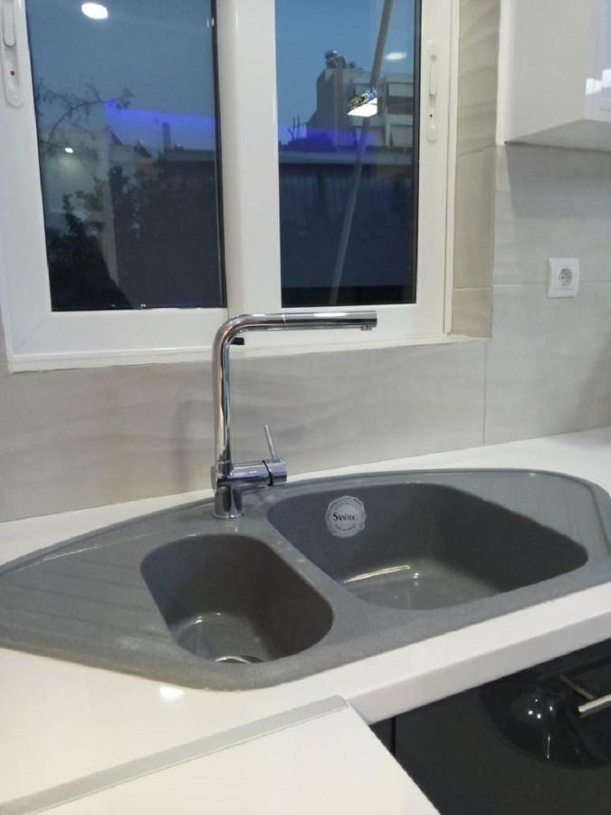 Luxury Apartment Next To The Sea Beach Атина Екстериор снимка